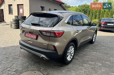 Внедорожник / Кроссовер Ford Escape 2020 в 