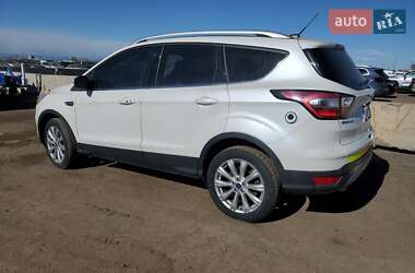 Внедорожник / Кроссовер Ford Escape 2017 в 