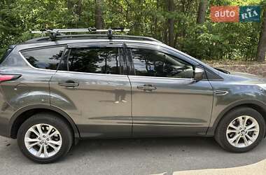 Внедорожник / Кроссовер Ford Escape 2017 в Киеве