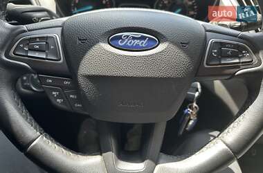 Внедорожник / Кроссовер Ford Escape 2017 в 