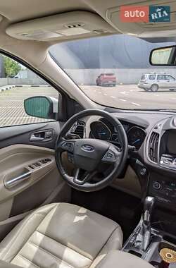 Внедорожник / Кроссовер Ford Escape 2016 в 