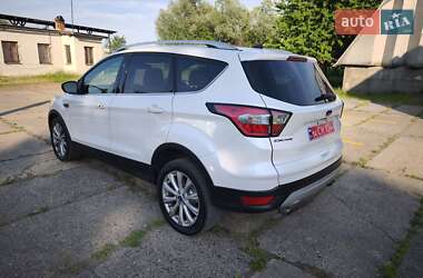 Внедорожник / Кроссовер Ford Escape 2017 в 