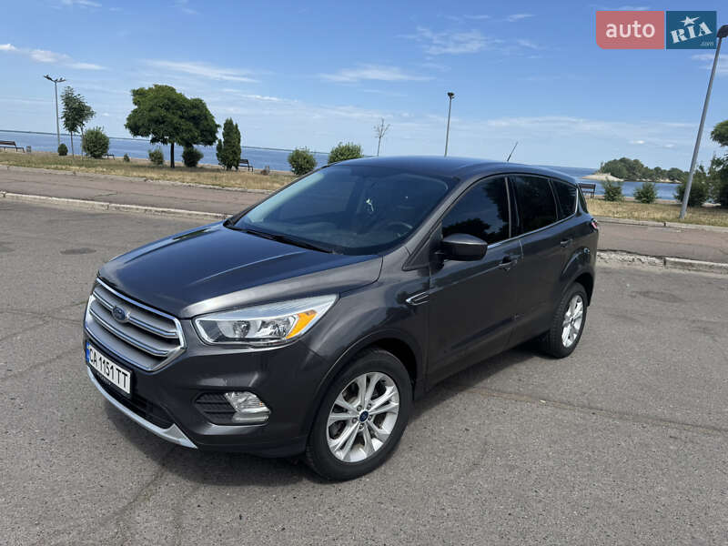 Внедорожник / Кроссовер Ford Escape 2016 в 