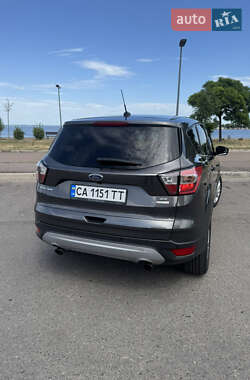 Внедорожник / Кроссовер Ford Escape 2016 в 