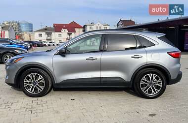 Внедорожник / Кроссовер Ford Escape 2021 в 