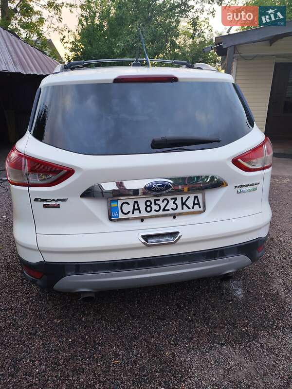Внедорожник / Кроссовер Ford Escape 2015 в Черкассах