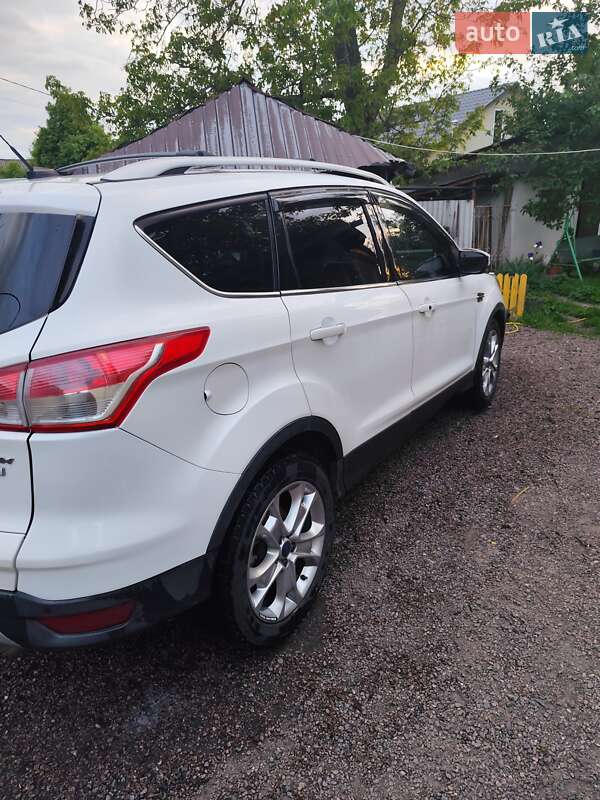 Внедорожник / Кроссовер Ford Escape 2015 в Черкассах