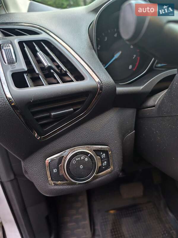 Внедорожник / Кроссовер Ford Escape 2015 в Черкассах