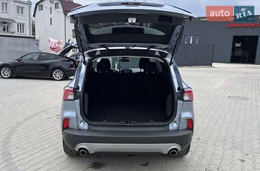 Внедорожник / Кроссовер Ford Escape 2022 в 