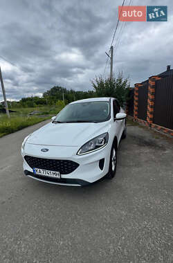 Внедорожник / Кроссовер Ford Escape 2020 в 