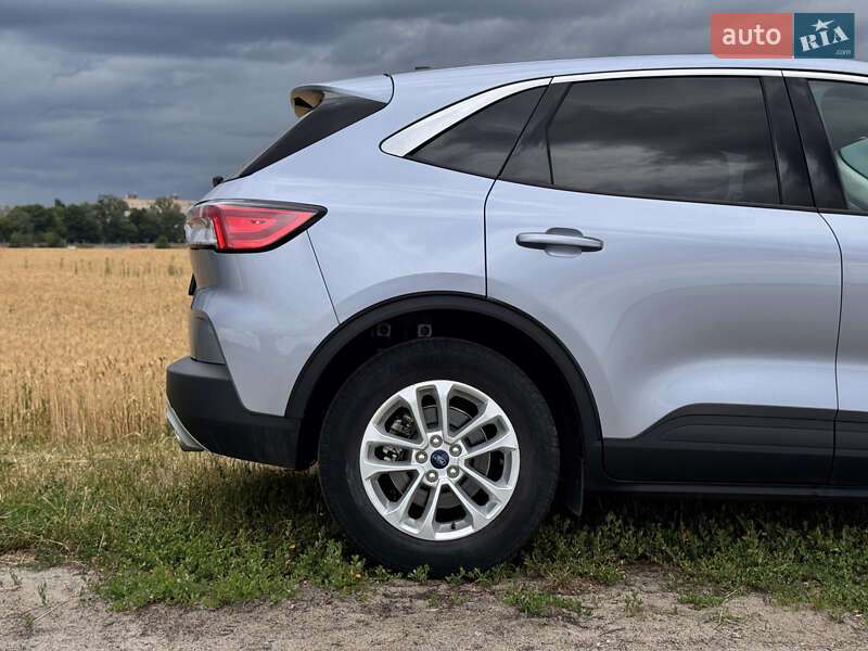 Позашляховик / Кросовер Ford Escape 2021 в Полтаві