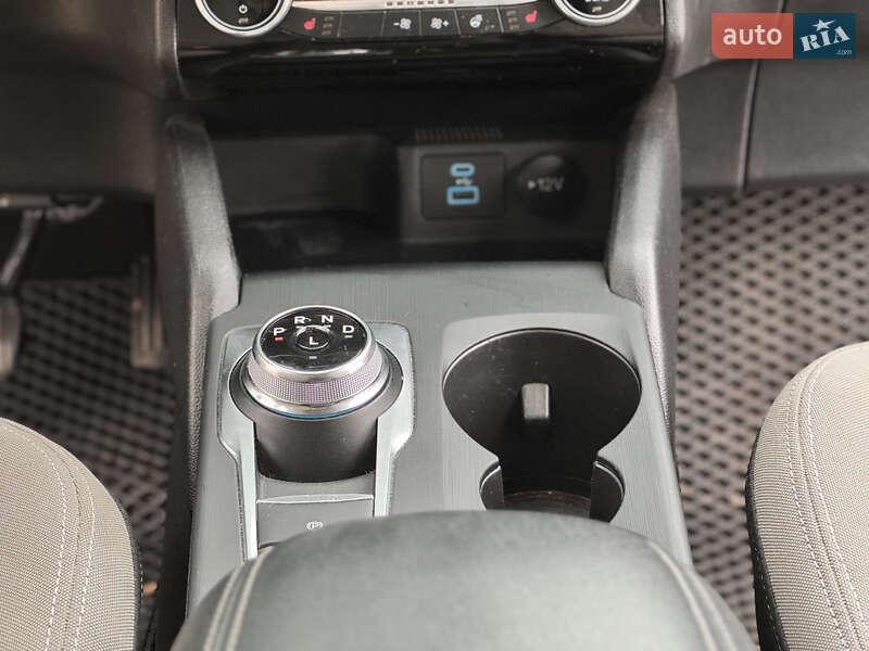 Позашляховик / Кросовер Ford Escape 2021 в Полтаві