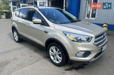 Позашляховик / Кросовер Ford Escape 2017 в Кривому Розі