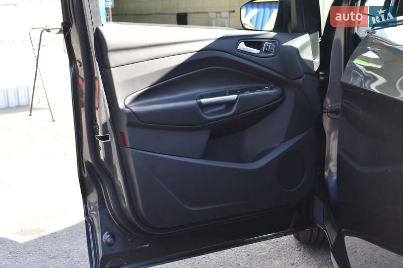 Внедорожник / Кроссовер Ford Escape 2015 в Житомире