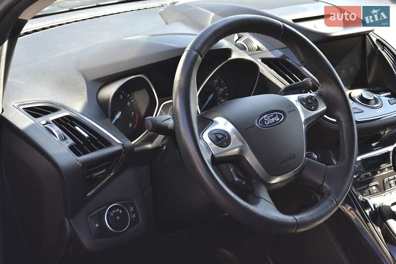 Внедорожник / Кроссовер Ford Escape 2015 в Житомире