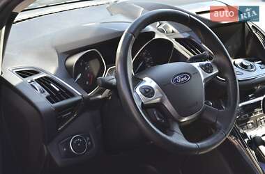 Позашляховик / Кросовер Ford Escape 2015 в 