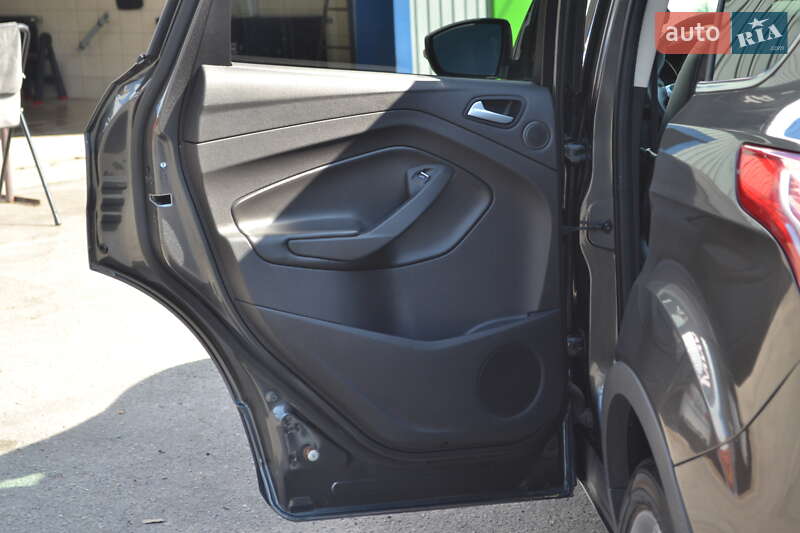 Внедорожник / Кроссовер Ford Escape 2015 в Житомире