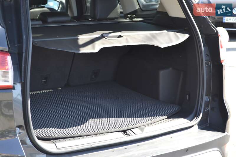 Внедорожник / Кроссовер Ford Escape 2015 в Житомире