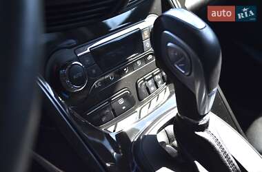 Позашляховик / Кросовер Ford Escape 2015 в 