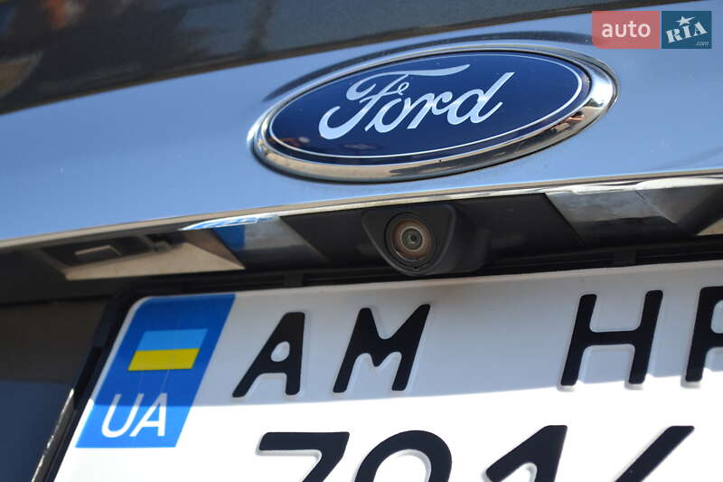 Внедорожник / Кроссовер Ford Escape 2015 в Житомире