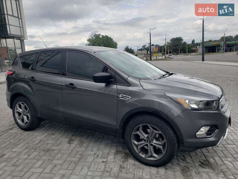 Внедорожник / Кроссовер Ford Escape 2018 в Днепре