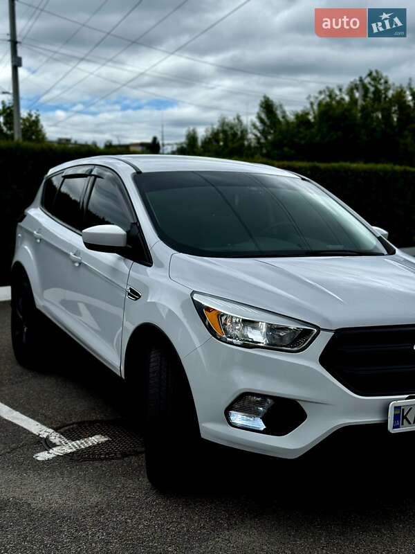 Внедорожник / Кроссовер Ford Escape 2016 в Киеве
