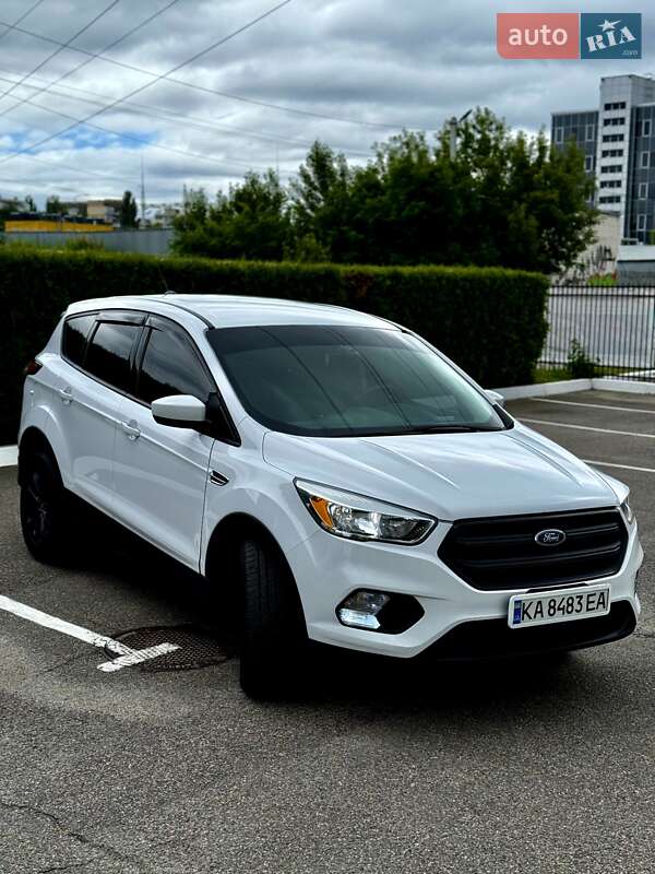 Внедорожник / Кроссовер Ford Escape 2016 в Киеве