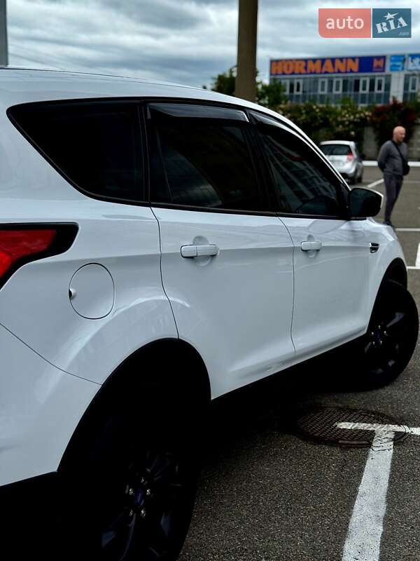 Внедорожник / Кроссовер Ford Escape 2016 в Киеве