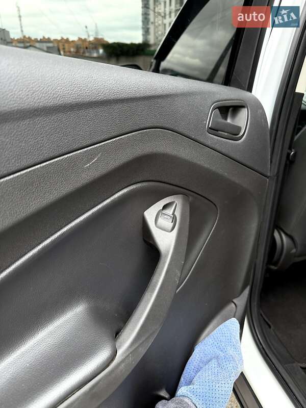 Внедорожник / Кроссовер Ford Escape 2016 в Киеве