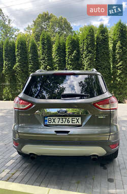 Внедорожник / Кроссовер Ford Escape 2013 в 