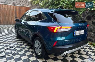 Внедорожник / Кроссовер Ford Escape 2019 в 
