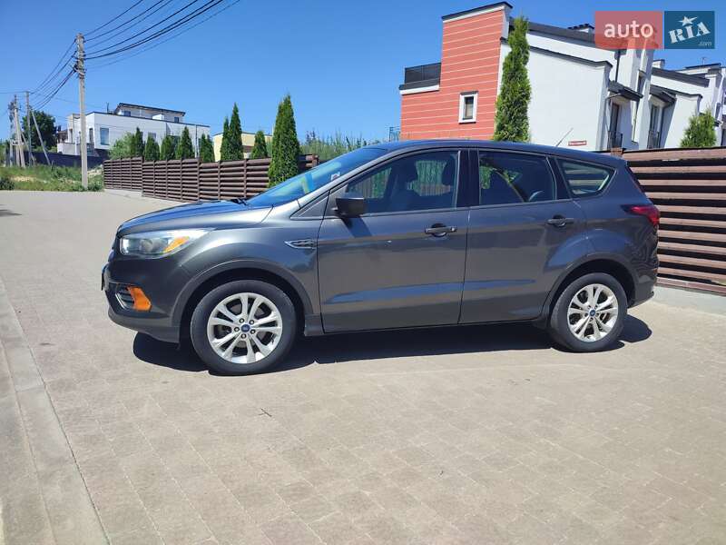 Позашляховик / Кросовер Ford Escape 2016 в Львові