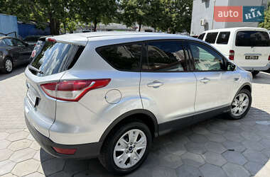 Внедорожник / Кроссовер Ford Escape 2016 в 