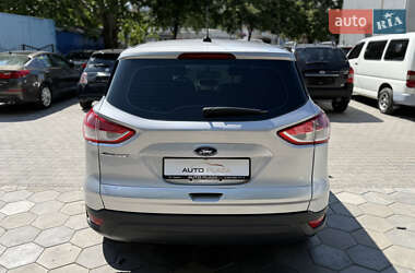 Внедорожник / Кроссовер Ford Escape 2016 в 