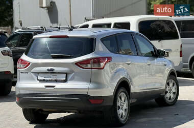 Внедорожник / Кроссовер Ford Escape 2016 в 