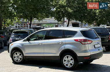 Внедорожник / Кроссовер Ford Escape 2016 в 