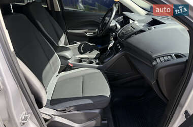 Внедорожник / Кроссовер Ford Escape 2016 в 