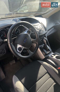 Внедорожник / Кроссовер Ford Escape 2014 в 