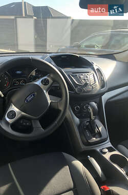 Внедорожник / Кроссовер Ford Escape 2014 в 