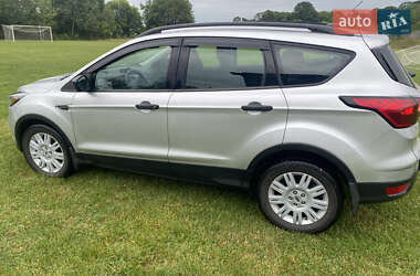 Внедорожник / Кроссовер Ford Escape 2018 в Львове