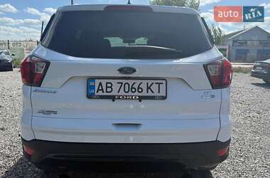 Внедорожник / Кроссовер Ford Escape 2019 в 