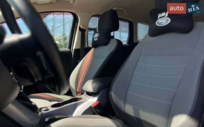 Внедорожник / Кроссовер Ford Escape 2015 в Ивано-Франковске