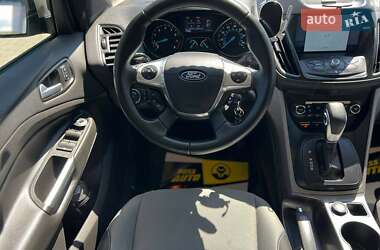 Внедорожник / Кроссовер Ford Escape 2015 в 