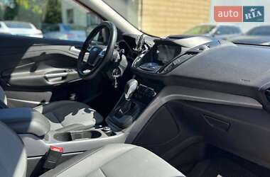 Внедорожник / Кроссовер Ford Escape 2015 в 
