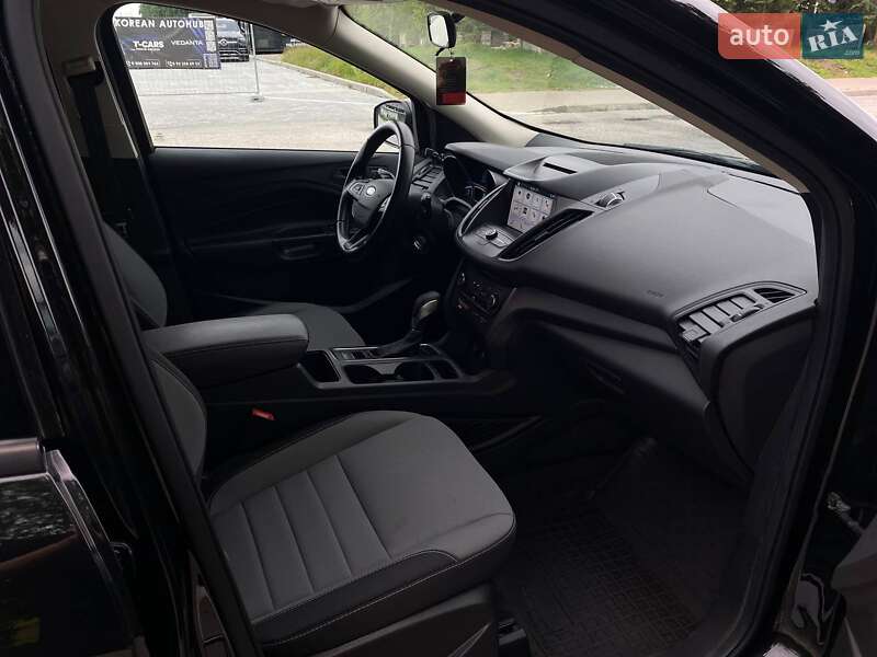 Внедорожник / Кроссовер Ford Escape 2019 в Киеве