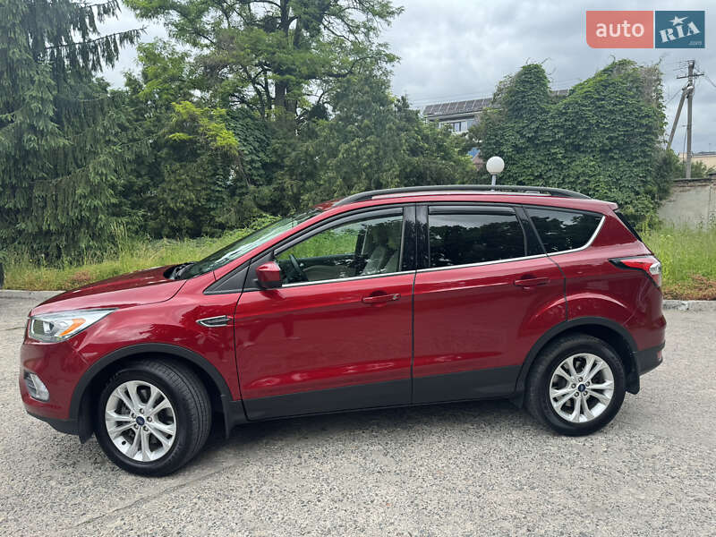 Внедорожник / Кроссовер Ford Escape 2018 в Львове
