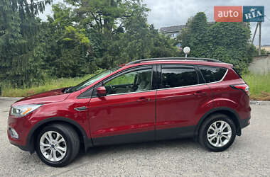 Внедорожник / Кроссовер Ford Escape 2018 в 