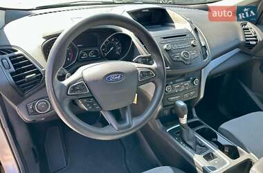 Внедорожник / Кроссовер Ford Escape 2017 в 