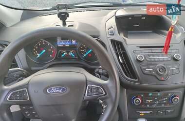 Позашляховик / Кросовер Ford Escape 2016 в 