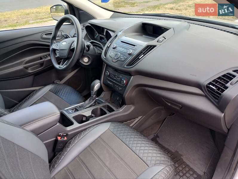 Позашляховик / Кросовер Ford Escape 2016 в Смілі